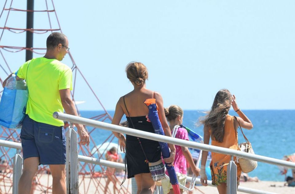 turistes a la platja de Mataró turistes a la platja de Mataró