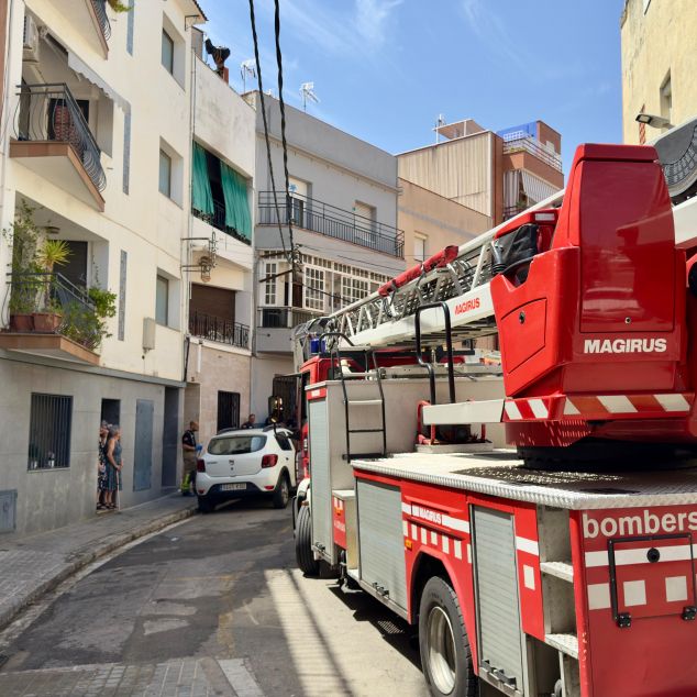 Un home i una dona moren en un incendi d'habitatge a Mataró. Foto: R. Gallofré Un home i una dona moren en un incendi d'habitatge a Mataró. Foto: R. Gallofré