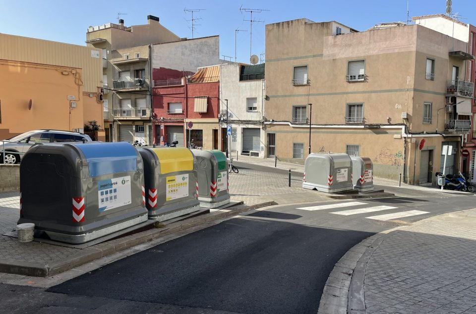Nous contenidors al carrer Major. Foto Ajuntament Nous contenidors al carrer Major. Foto Ajuntament