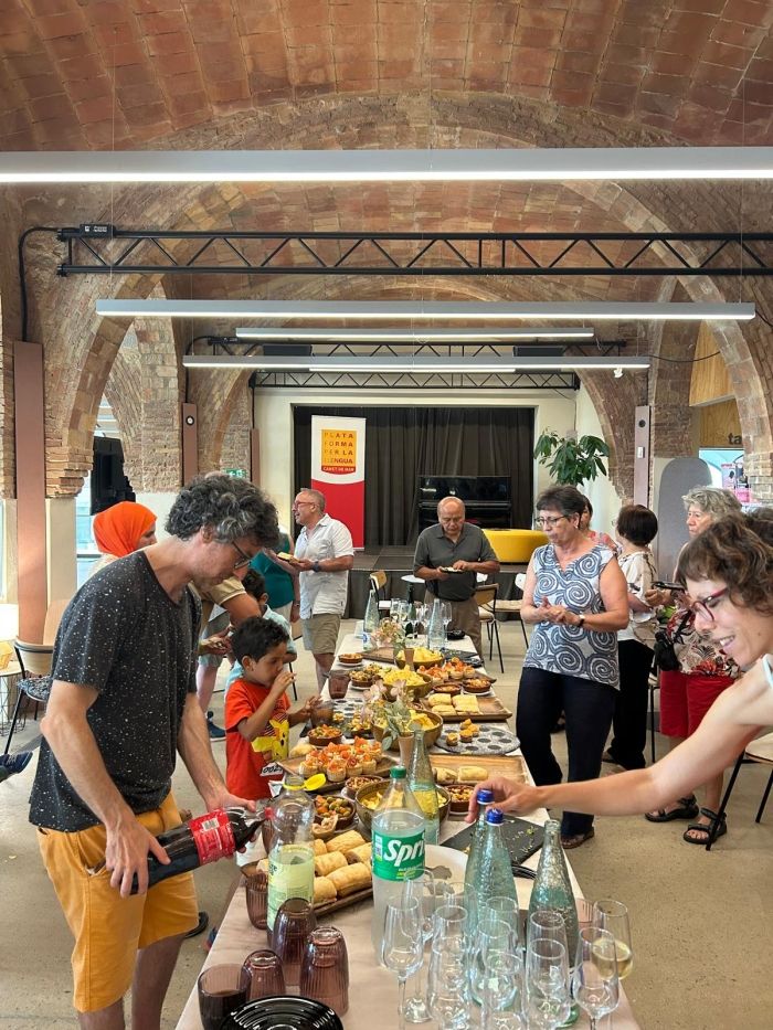 Un recetario en catalán de las diferentes culturas del Maresme