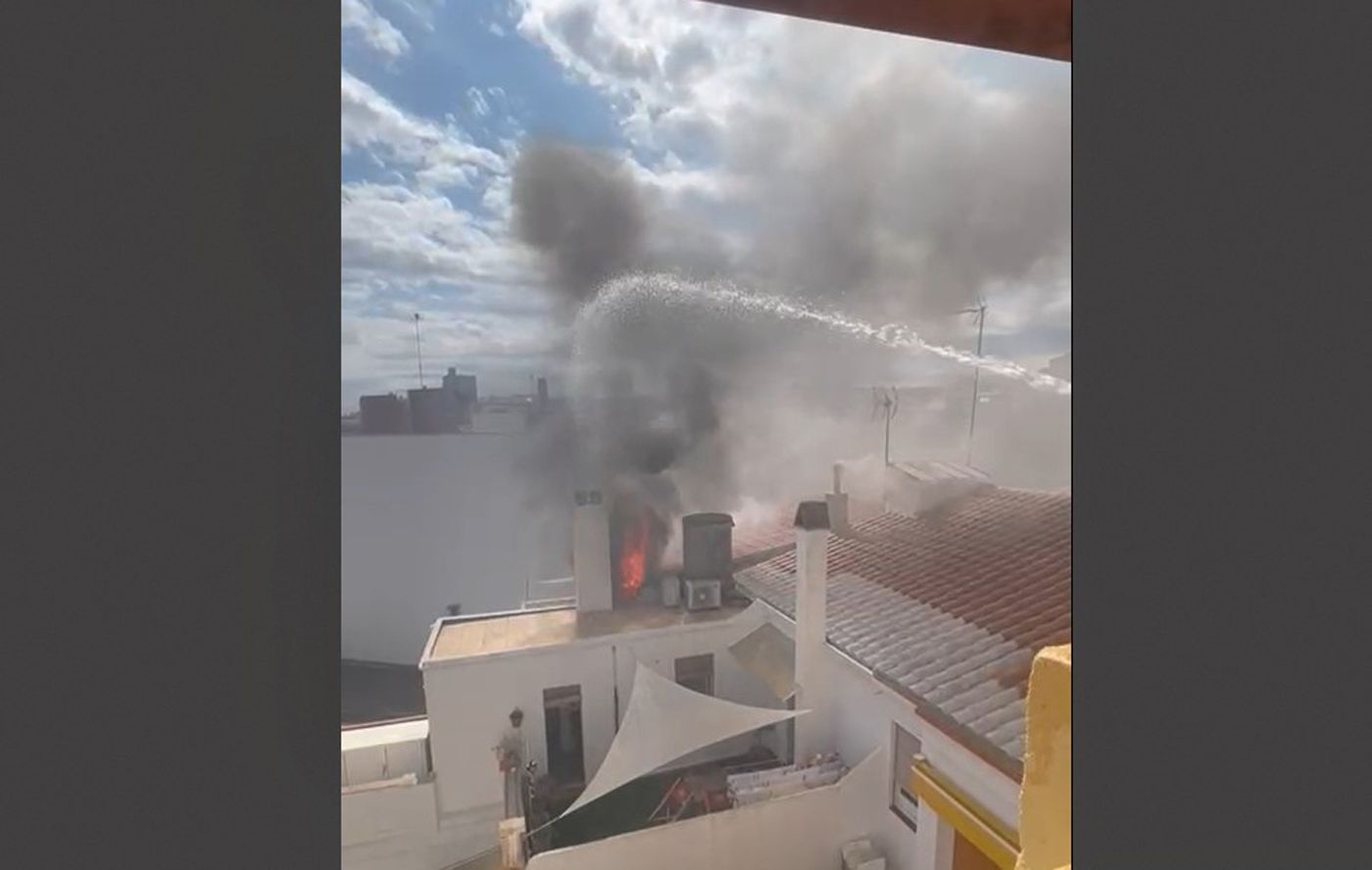fragment de vídeo de l'incendi al carrer Sant Benet