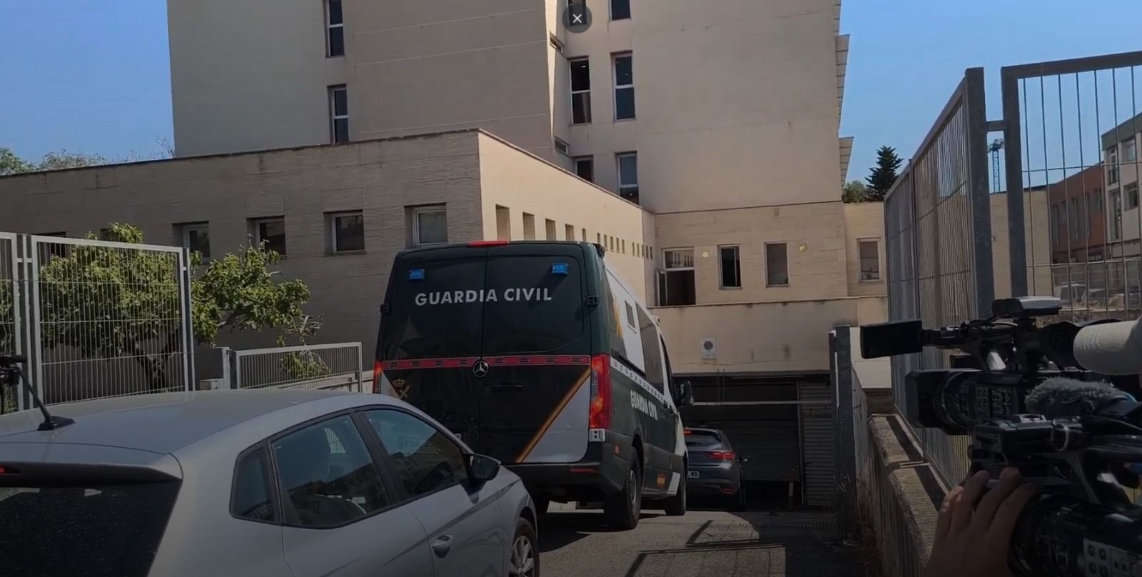 La entrada a declarar del detenido, esta mañana en los Juzgados de Mataró