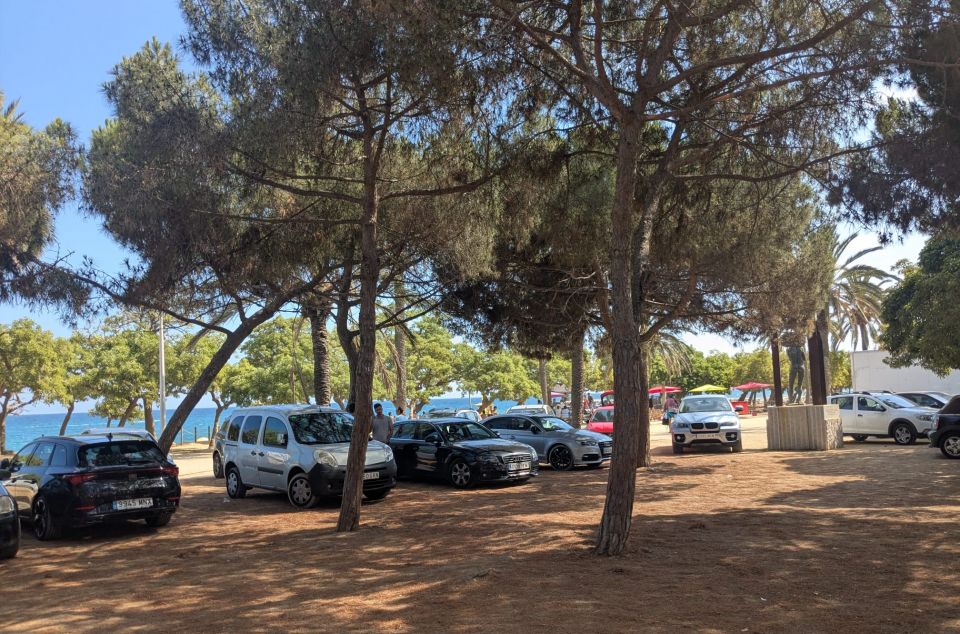 Aparcament irregular al Passeig Marítim de Mataró. Foto: BM