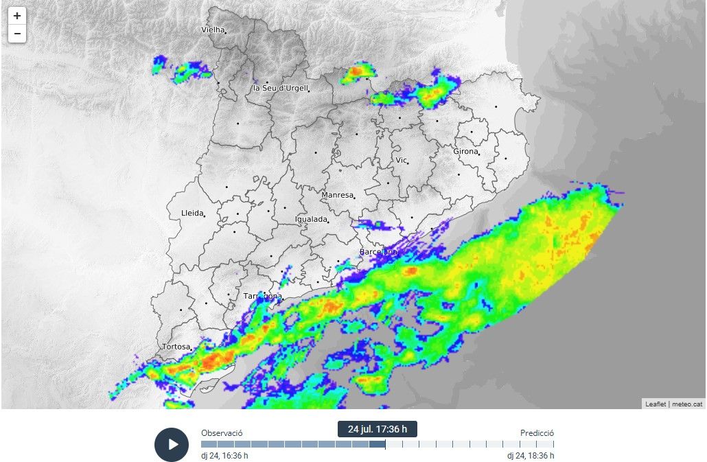 Radar a les 17.30h amb la pluja que passa fregant Mataró