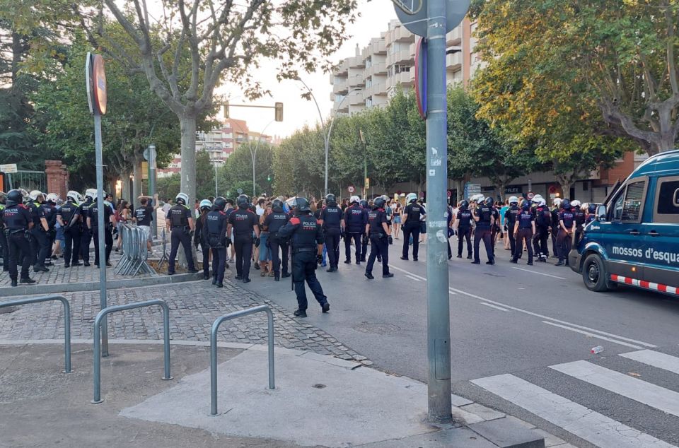El gran desplegament de Mossos i Policia Local al Parc de Mataró El gran desplegament de Mossos i Policia Local al Parc de Mataró