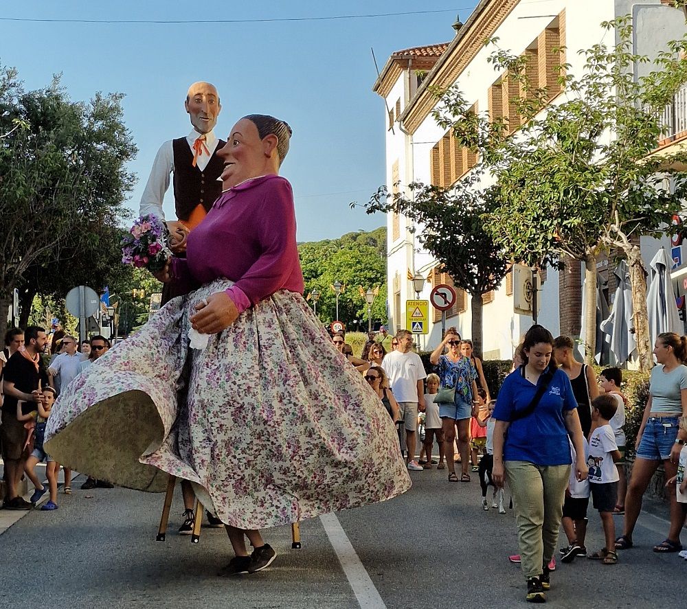 Cercavila de Gegants Capgrossos Grallers i Timbalers d Alella