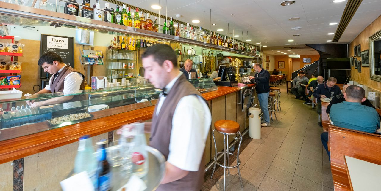 Bar Restaurant Iluro Bar Restaurant Iluro