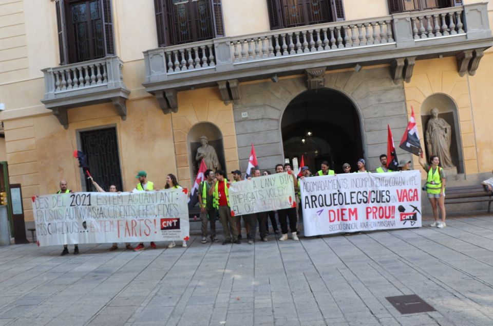 La protesta frente al Ayuntamiento La protesta frente al Ayuntamiento