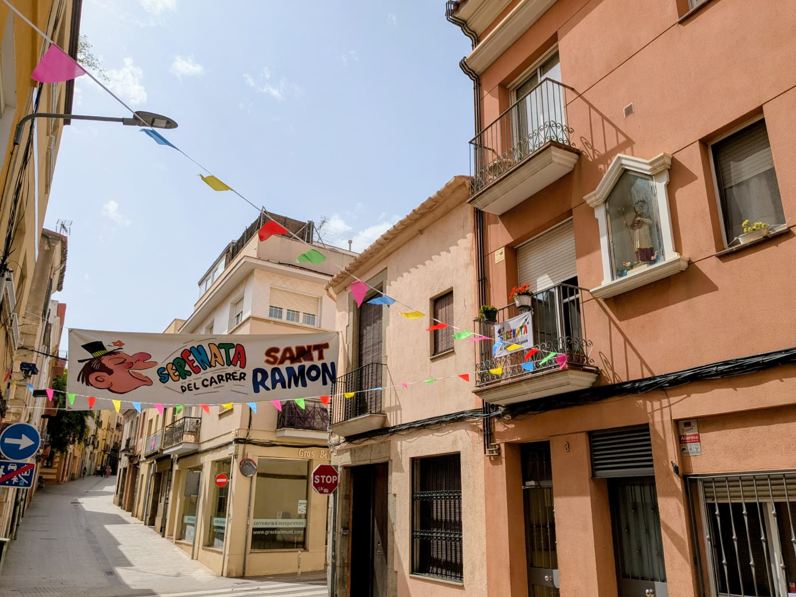 El Carrer de Sant Ramon, a punt per la seva serenata