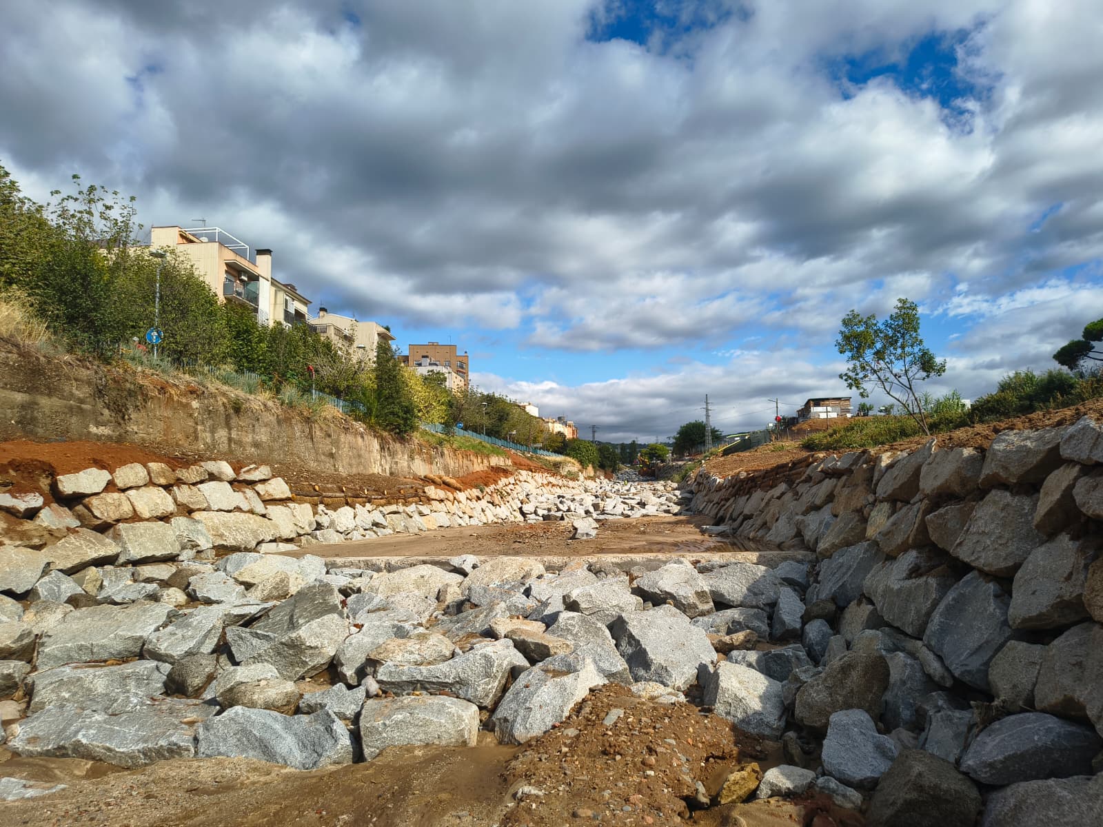 Treballs de renaturalització de la Riera de Sant Simó, aquest setembre Treballs de renaturalització de la Riera de Sant Simó, aquest setembre