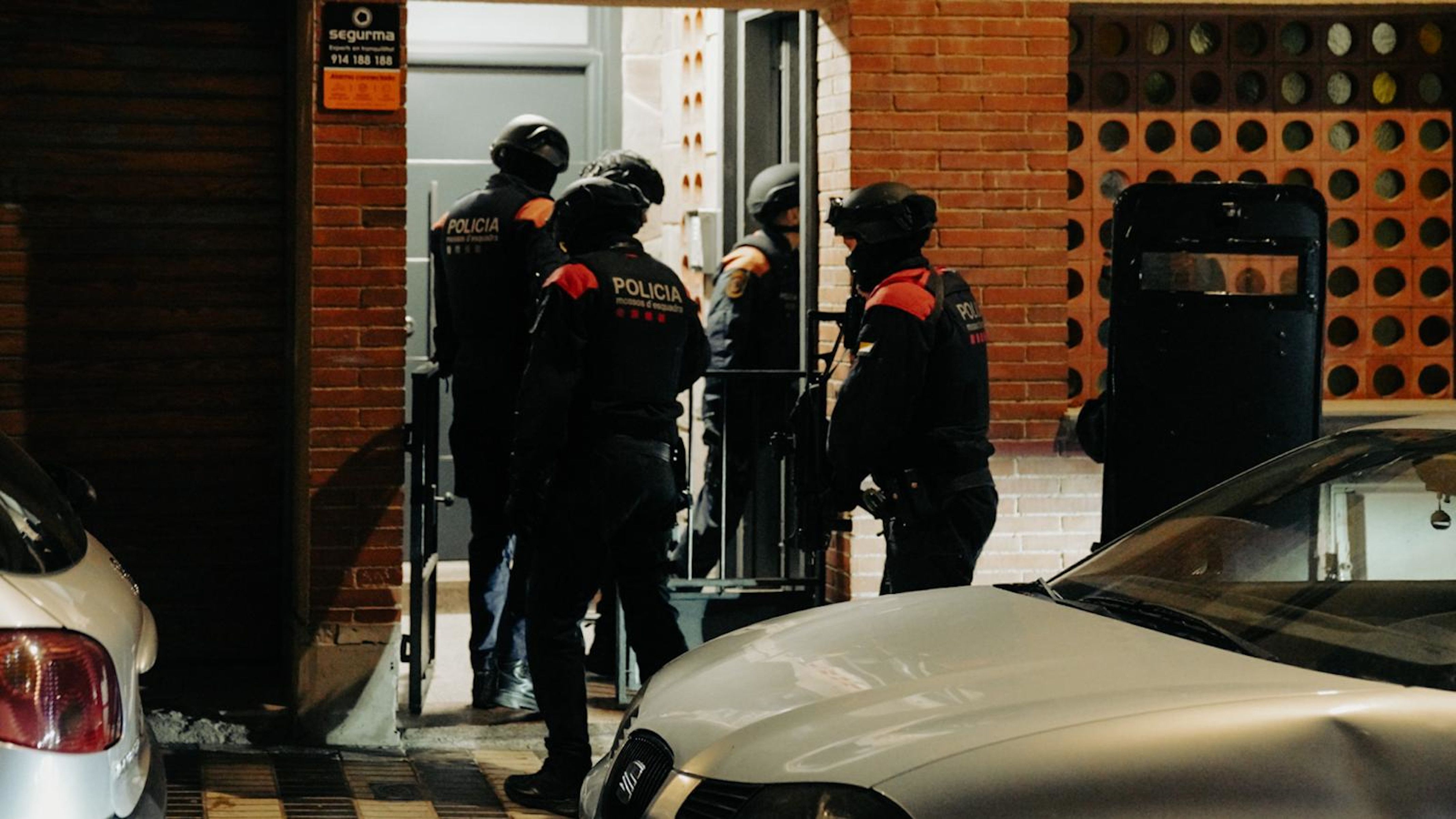Momentos del dispositivo de Mossos de este jueves 4 en Mataró. Foto: ACN