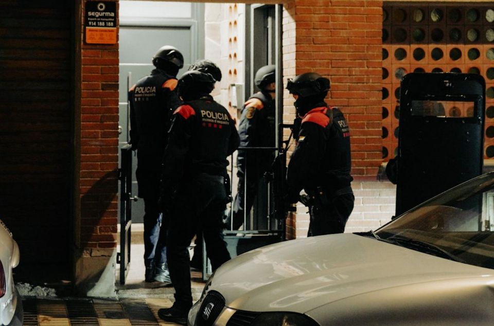 Moments del dispositiu de Mossos d'aquest dijous 4 a Mataró. Foto: ACN