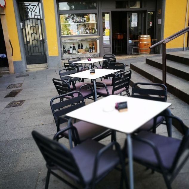 El Tapavins, ja ho diu el seu nom El Tapavins, ja ho diu el seu nom