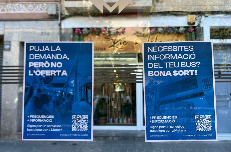 Més cartells reivindicatius per millorar el servei Més cartells reivindicatius per millorar el servei
