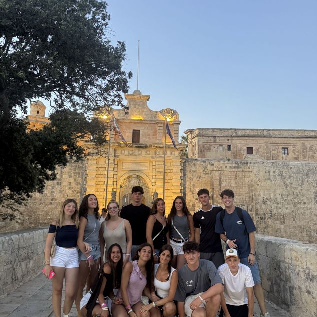 KB LANGUAGE SUMMER CAMP MALTA AMB MONITOR ACOMPANYANT ÀLEX
