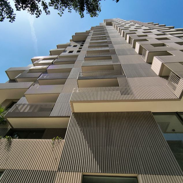 Torre Barceló, des de la ronda que li dona nom