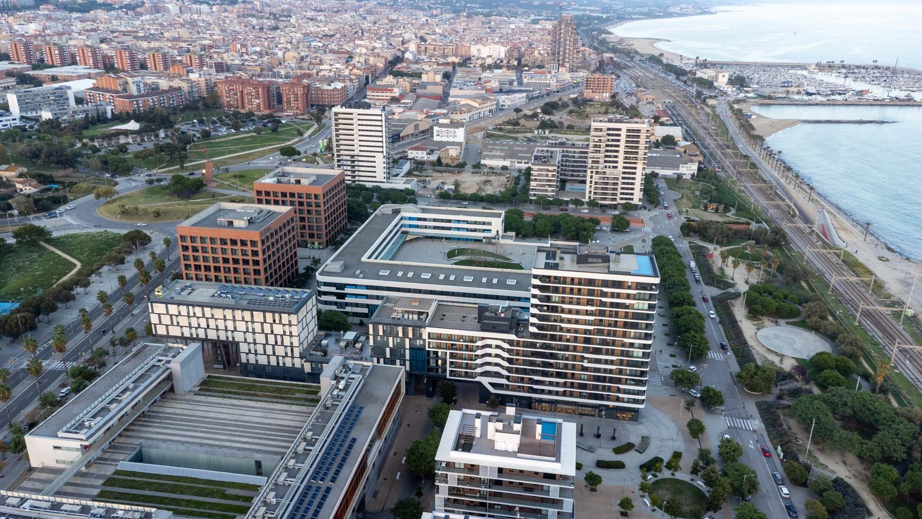 Vistes d'El Rengle, la nova zona de luxe immobiliari a Mataró. Foto: R.Gallofré