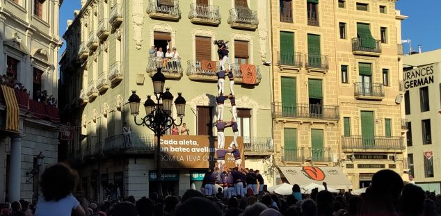 El 3 de 9 amb marc incomparable del Mercadal de Reus. Foto: E. Casanova