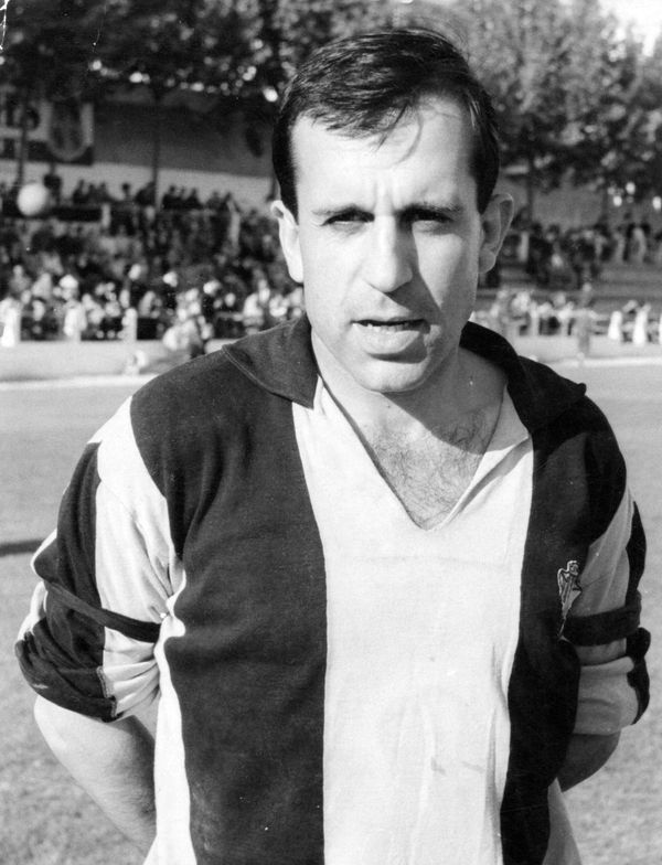 Miquel Xirau, en la seva etapa al CD Mataró. Font: Ilurosport Miquel Xirau, en la seva etapa al CD Mataró. Font: Ilurosport