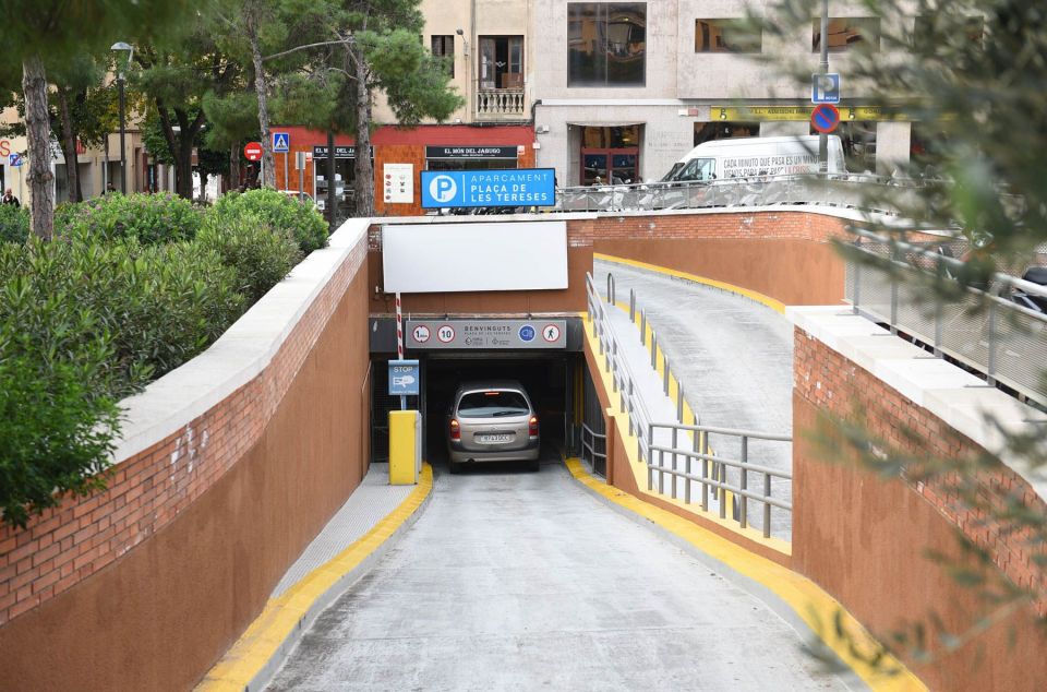 Aparcament de la Plaça de les Tereses. Foto: R.Gallofré