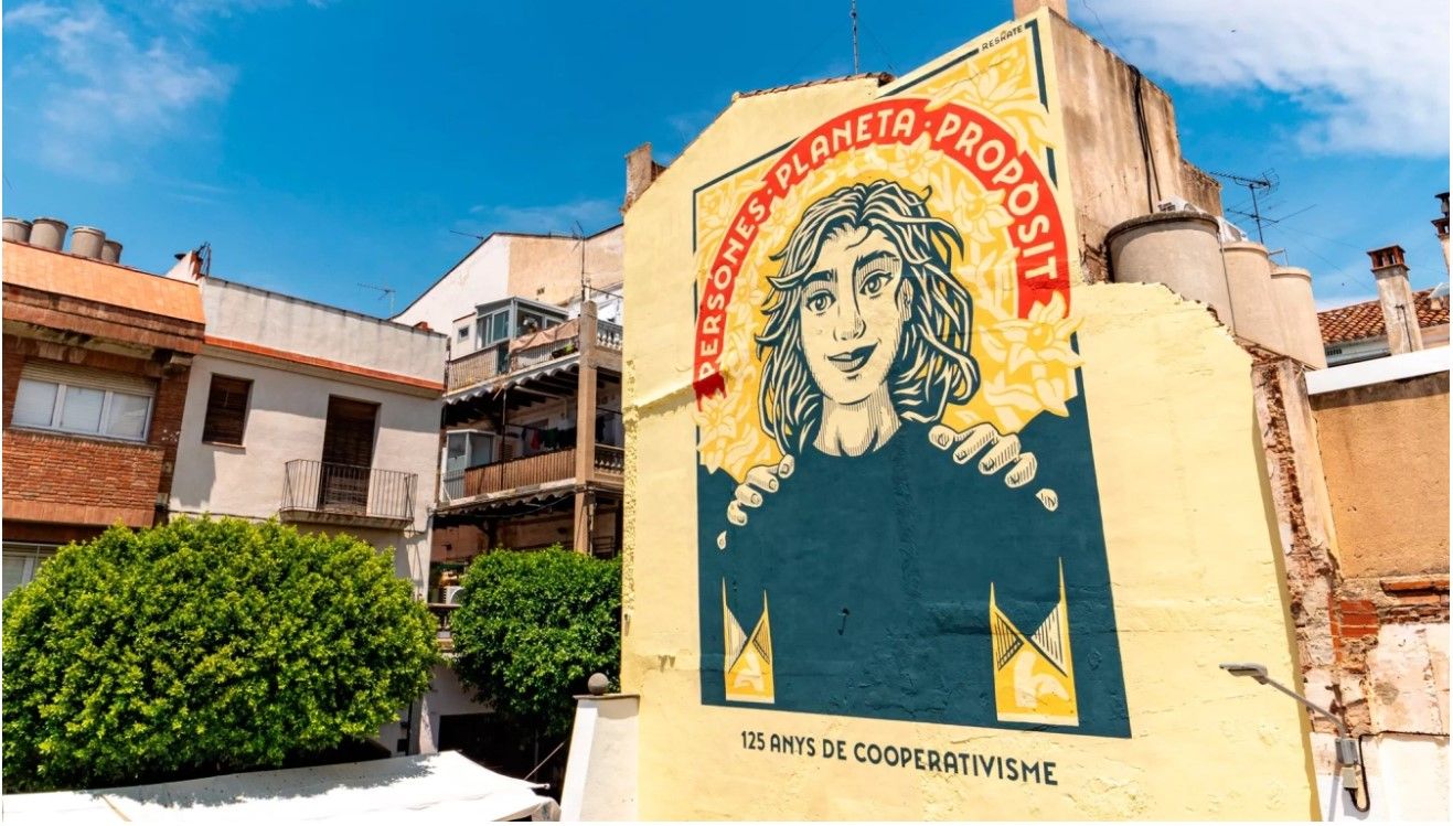 Mural de los 125 años del cooperativismo en Mataró. Foto: Confederació de Cooperatives