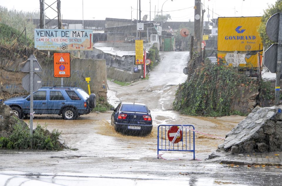 La riera de Sant Simó bajando.