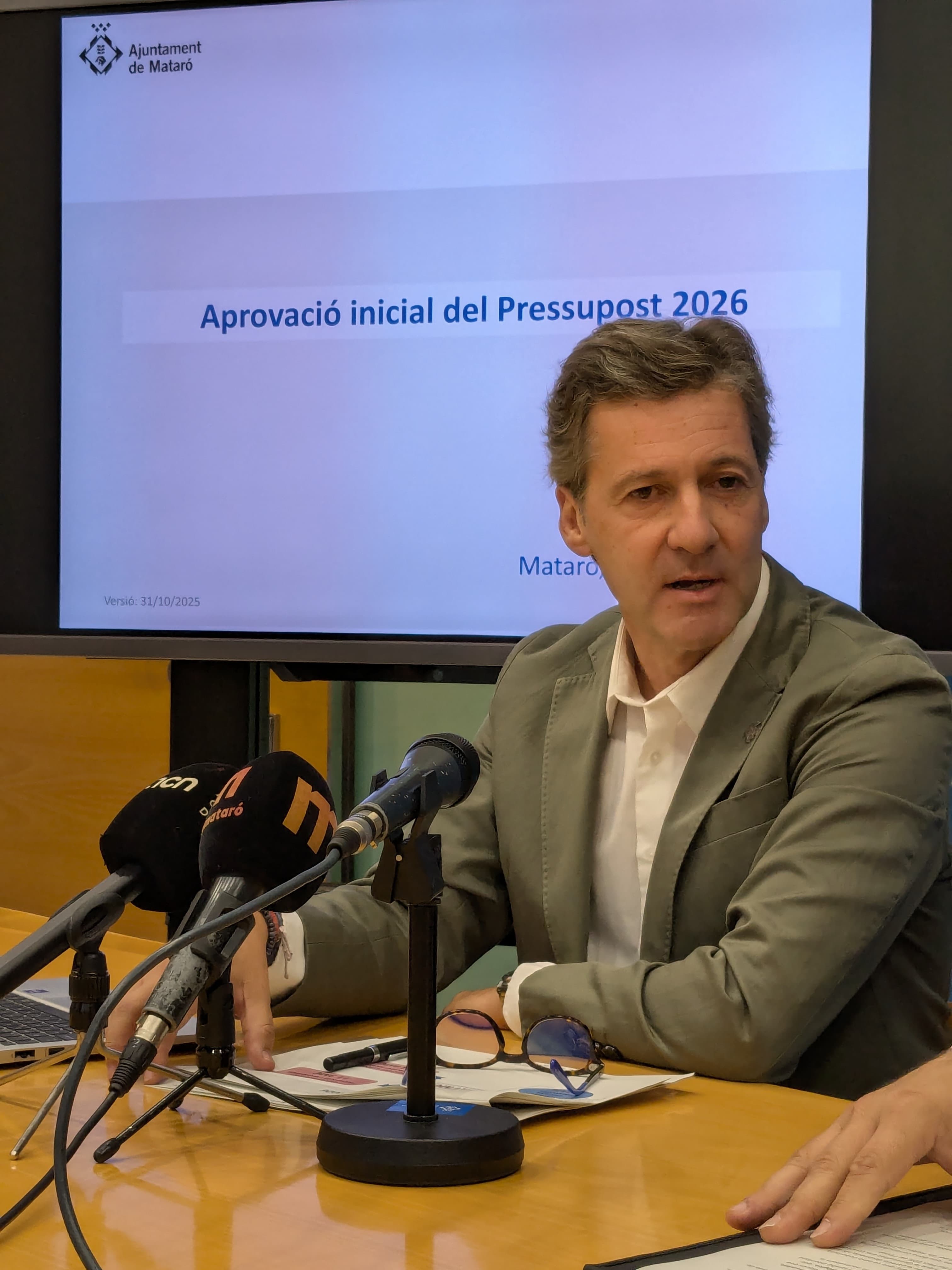 Miquel Àngel Vadell presentant el pressupost, amb les seves inversions. Miquel Àngel Vadell presentant el pressupost, amb les seves inversions.