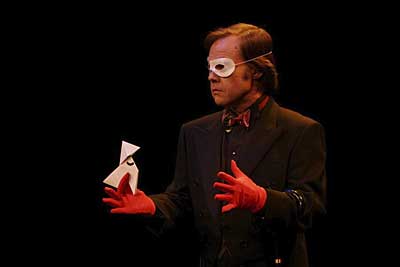 Imatge de l'espectacle del Mag Hausson, que obrirà el cicle.