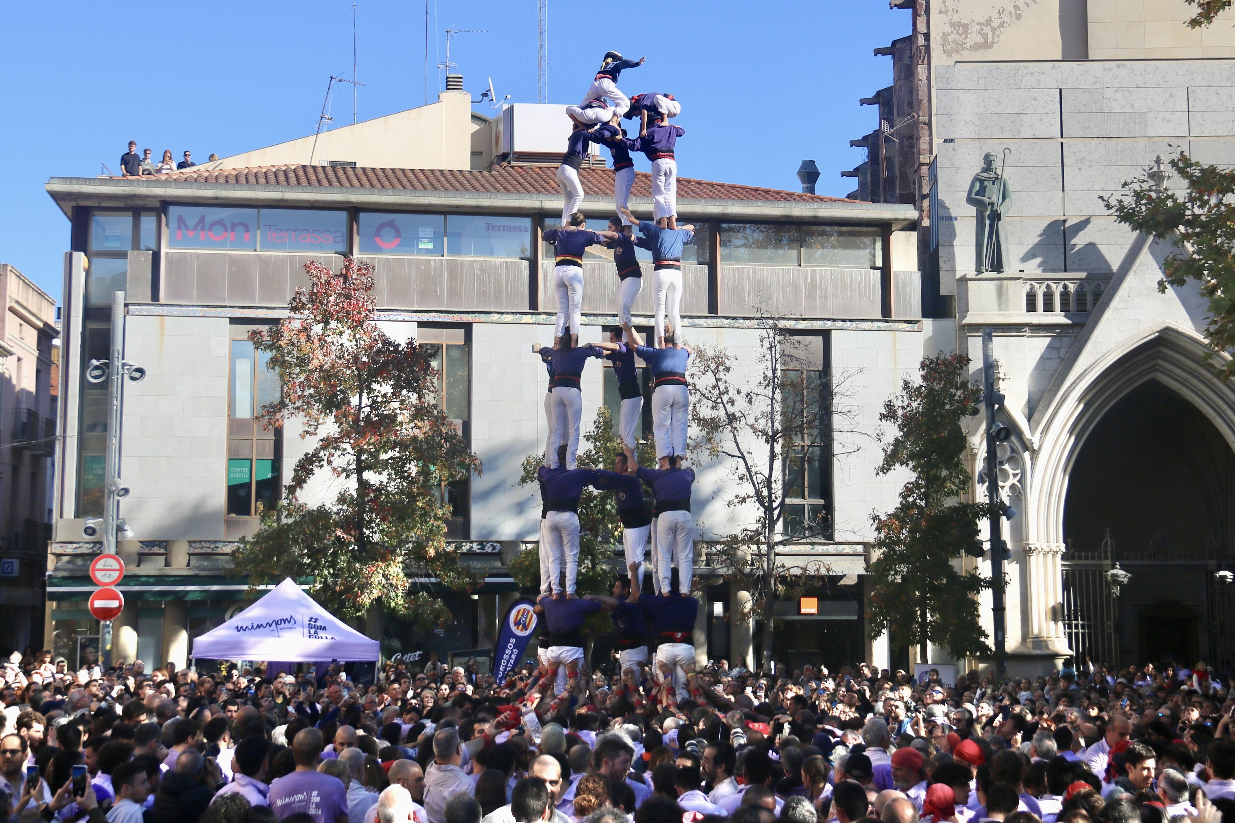 5 de 8 de los Capgrossos en Terrassa. Foto ACN