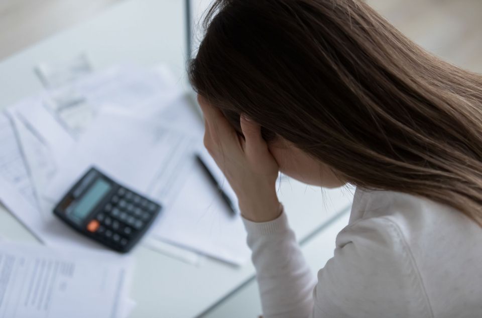 La violència econòmica, un atac contra l'autonomia de les dones 