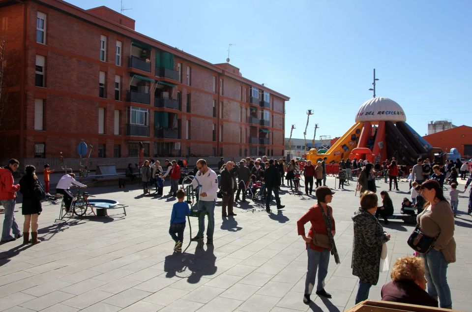 Una fiesta en el barrio del Cros