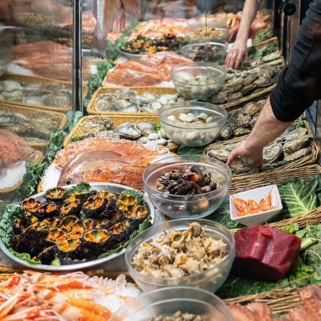 Peix i marisc, la gran especialitat de l'històric Hogar Gallego