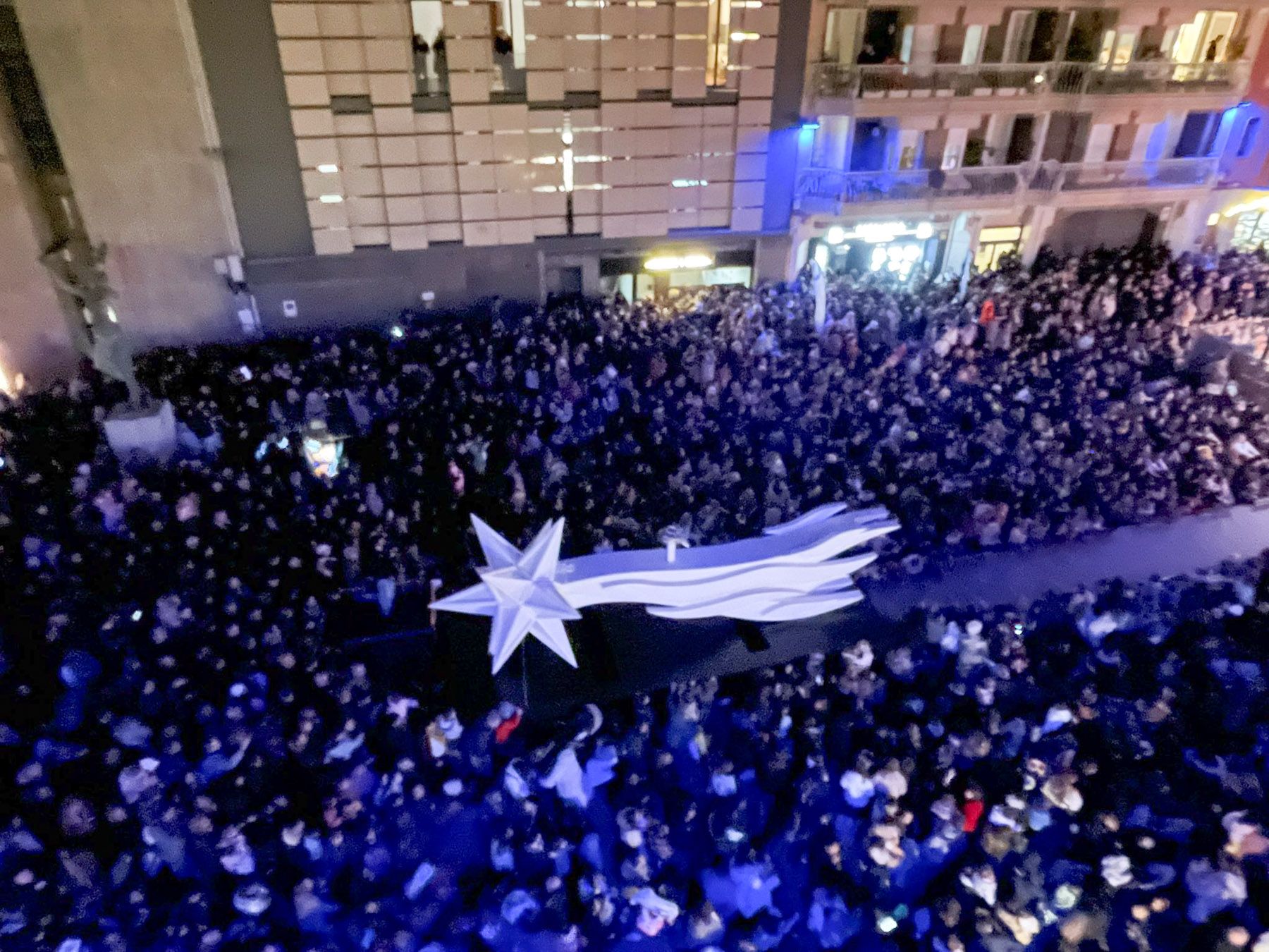 L' Encesa de llums de Nadal va omplir la plaça. Foto: Cultura Mataró