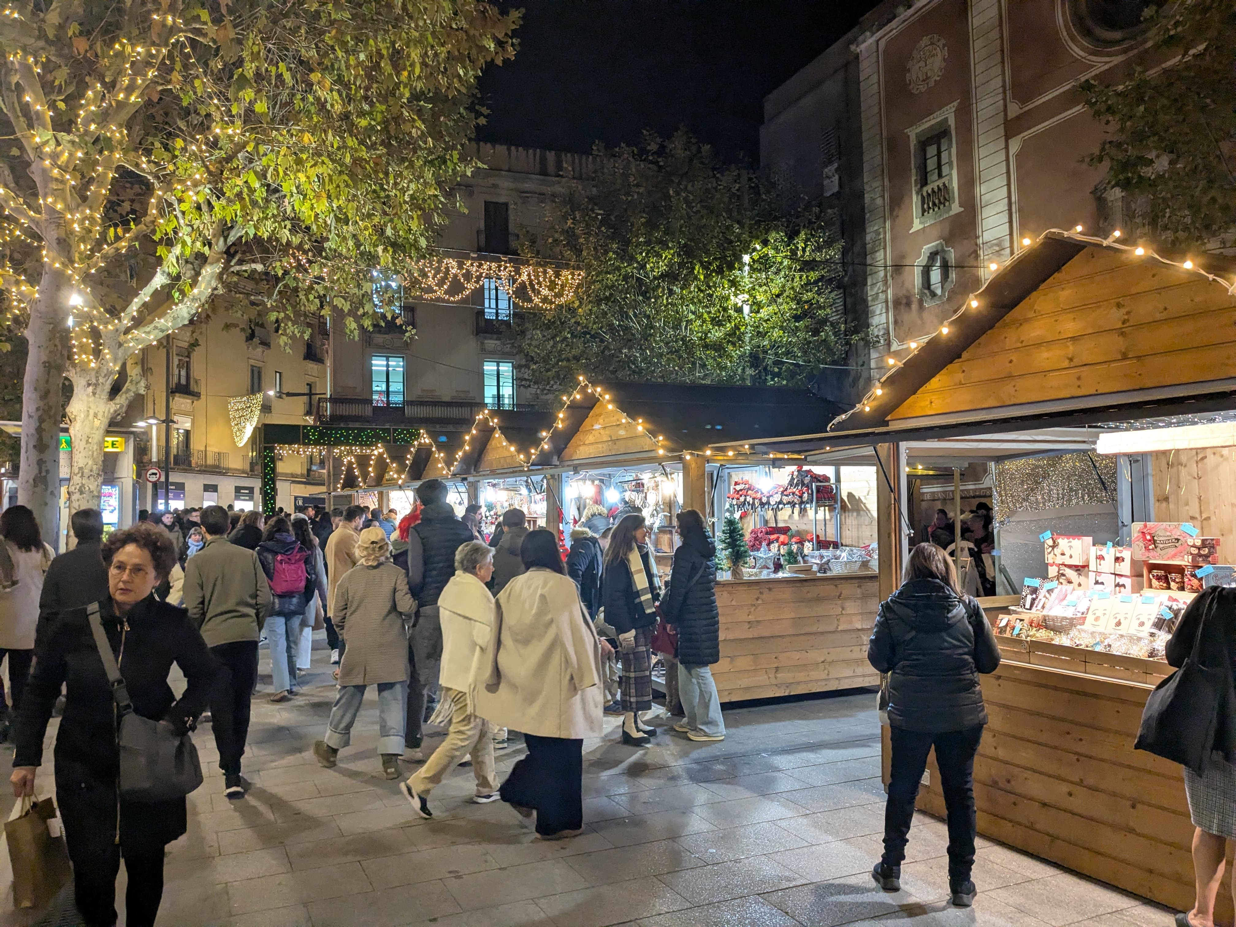 El primer dia de Fira de Nadal a Mataró