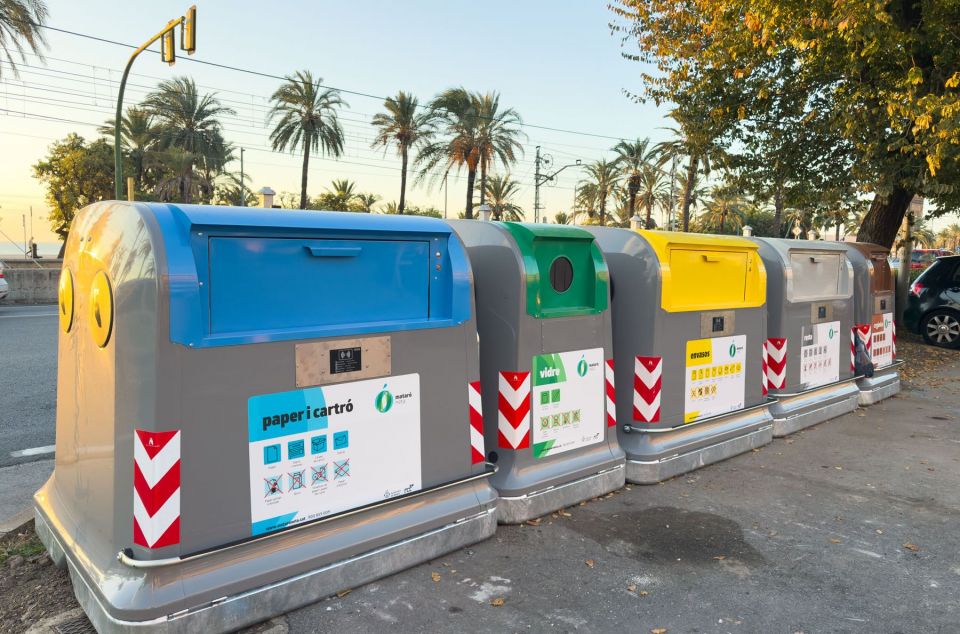 Nuevos contenedores en la Avenida Maresme. Foto: R.Gallofré Nuevos contenedores en la Avenida Maresme. Foto: R.Gallofré
