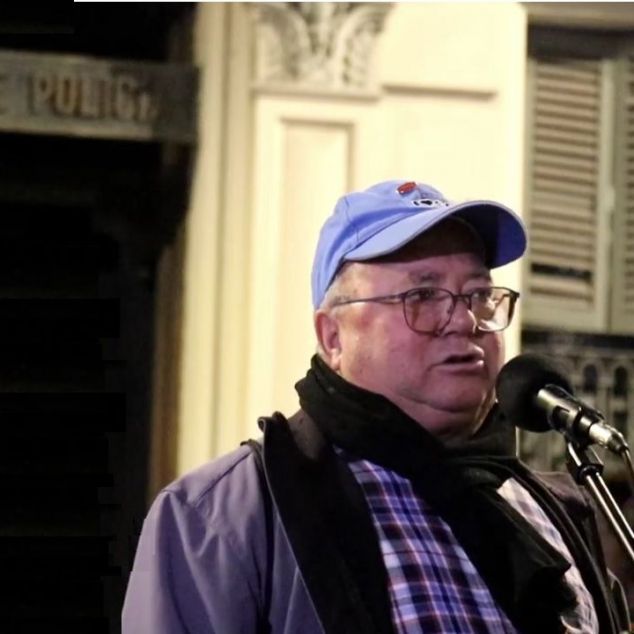 Ramón Morales, en una acció reivindicativa davant de la seu de la Policia Nacional a la Via Laietana de Barcelona, el passat mes de novembre
