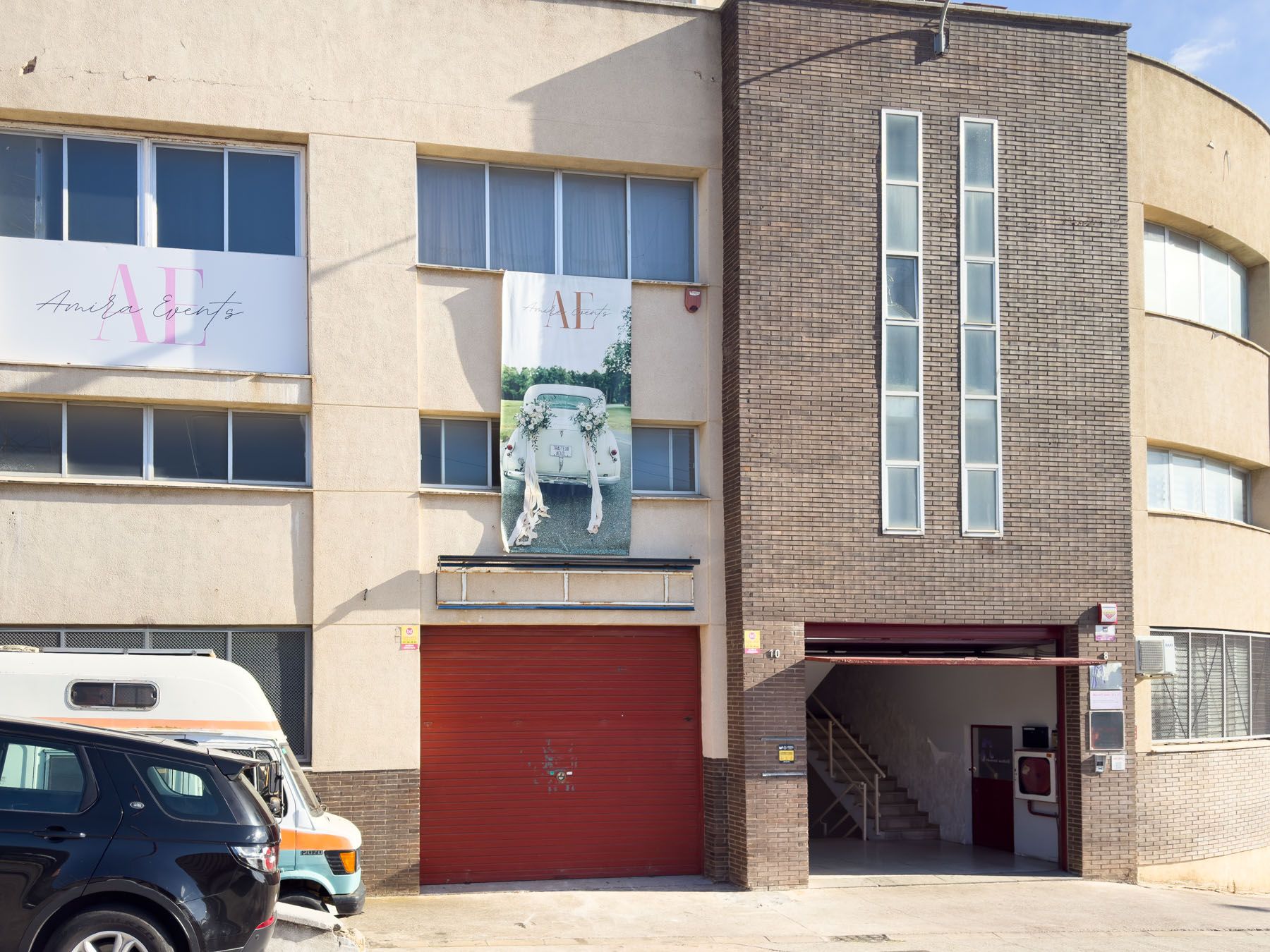 Edifici de l'empresa clausurada.