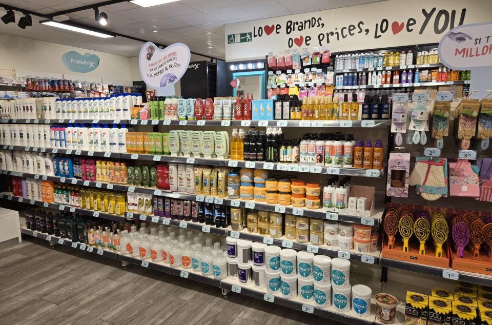 Interior de un establecimiento de PrimaPrix Interior de un establecimiento de PrimaPrix