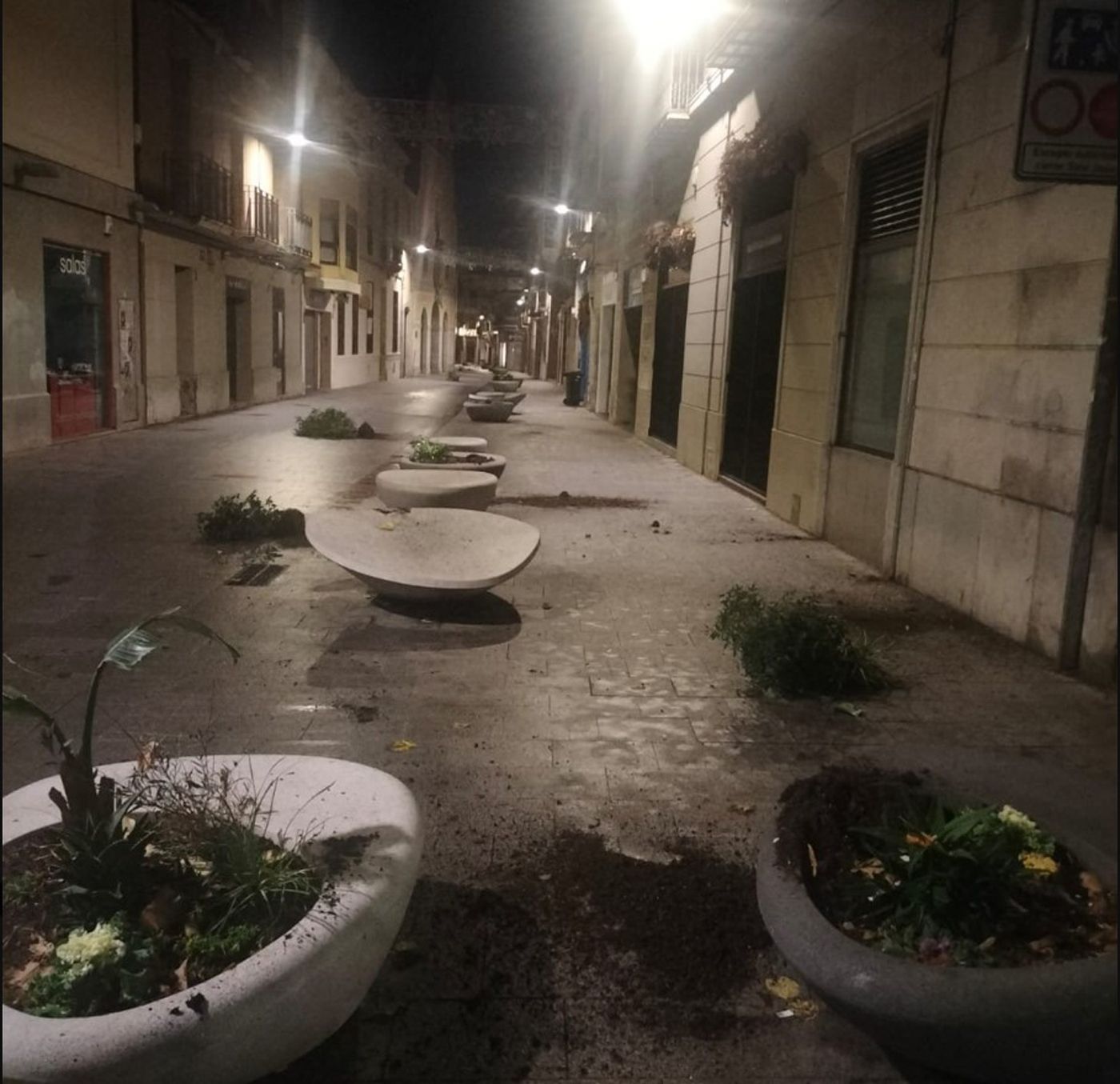 Vandalisme al carrer Sant Josep. Foto: Policia Local de Mataró.