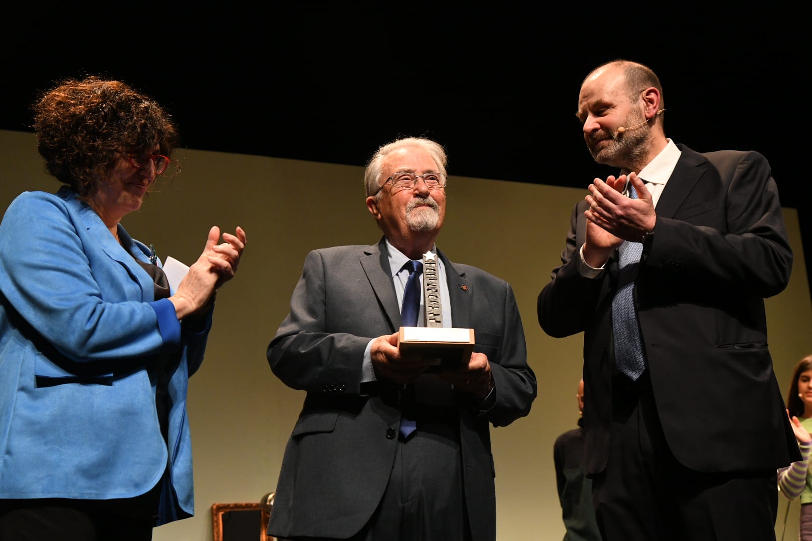 949204a3 8310 4287 9675 886e4f59a308