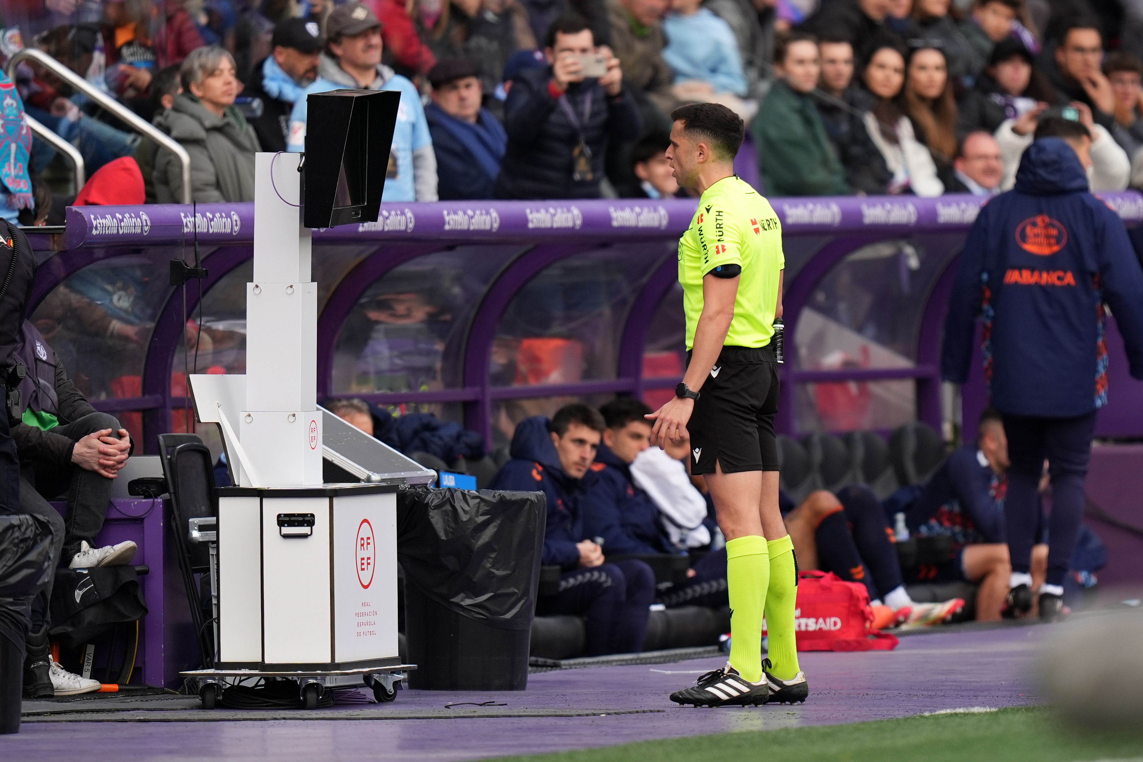 El árbitro Víctor García Verdura