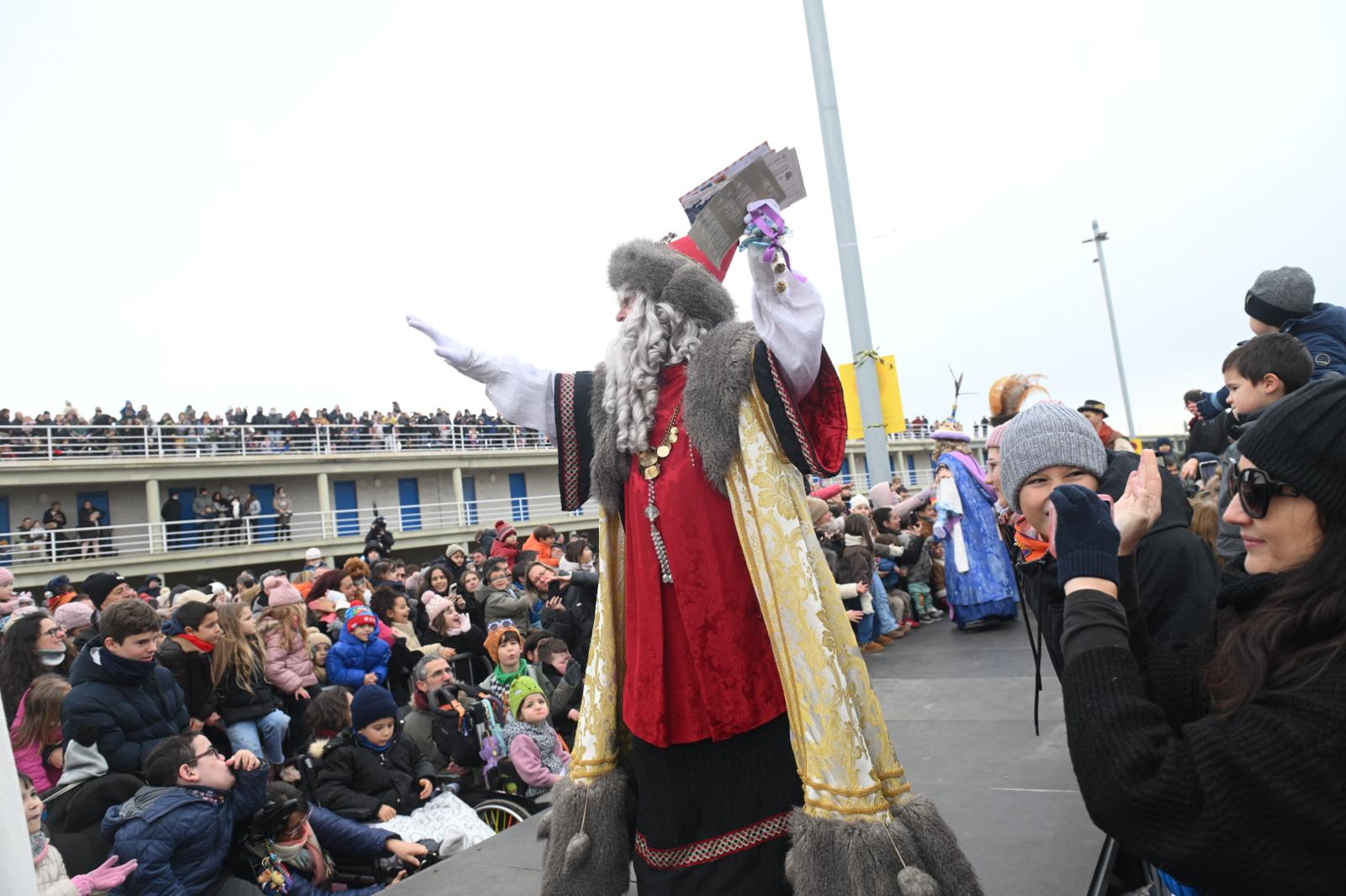 Arribada dels Reis d'Orient al Port de Mataró. Foto: R. Gallofré Arribada dels Reis d'Orient al Port de Mataró. Foto: R. Gallofré