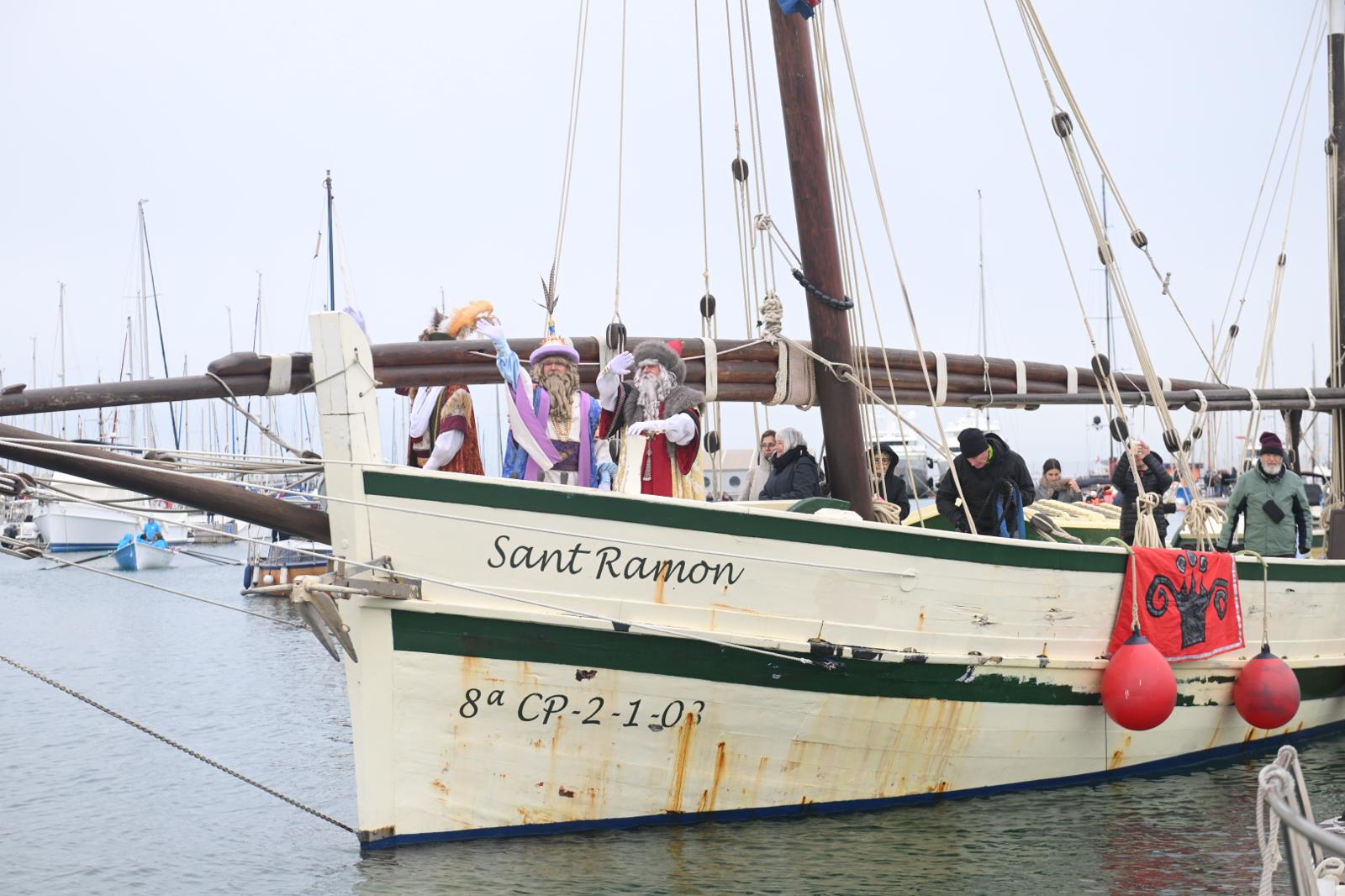 Arribada dels Reis d'Orient al Port de Mataró. Foto: R. Gallofré Arribada dels Reis d'Orient al Port de Mataró. Foto: R. Gallofré