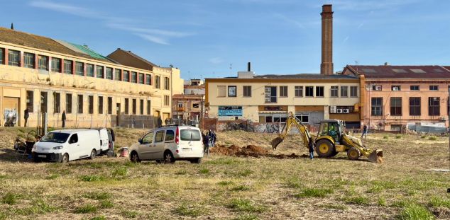 Treballs preliminars al solar de Can Fàbregas. Foto: R. Gallofré Treballs preliminars al solar de Can Fàbregas. Foto: R. Gallofré