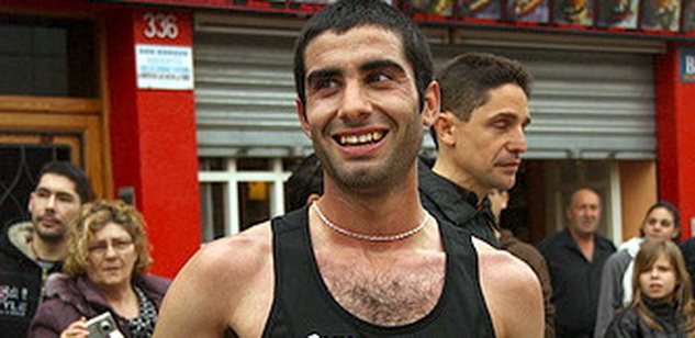 Roig en una imatge d'arxiu Roig en una imatge d'arxiu