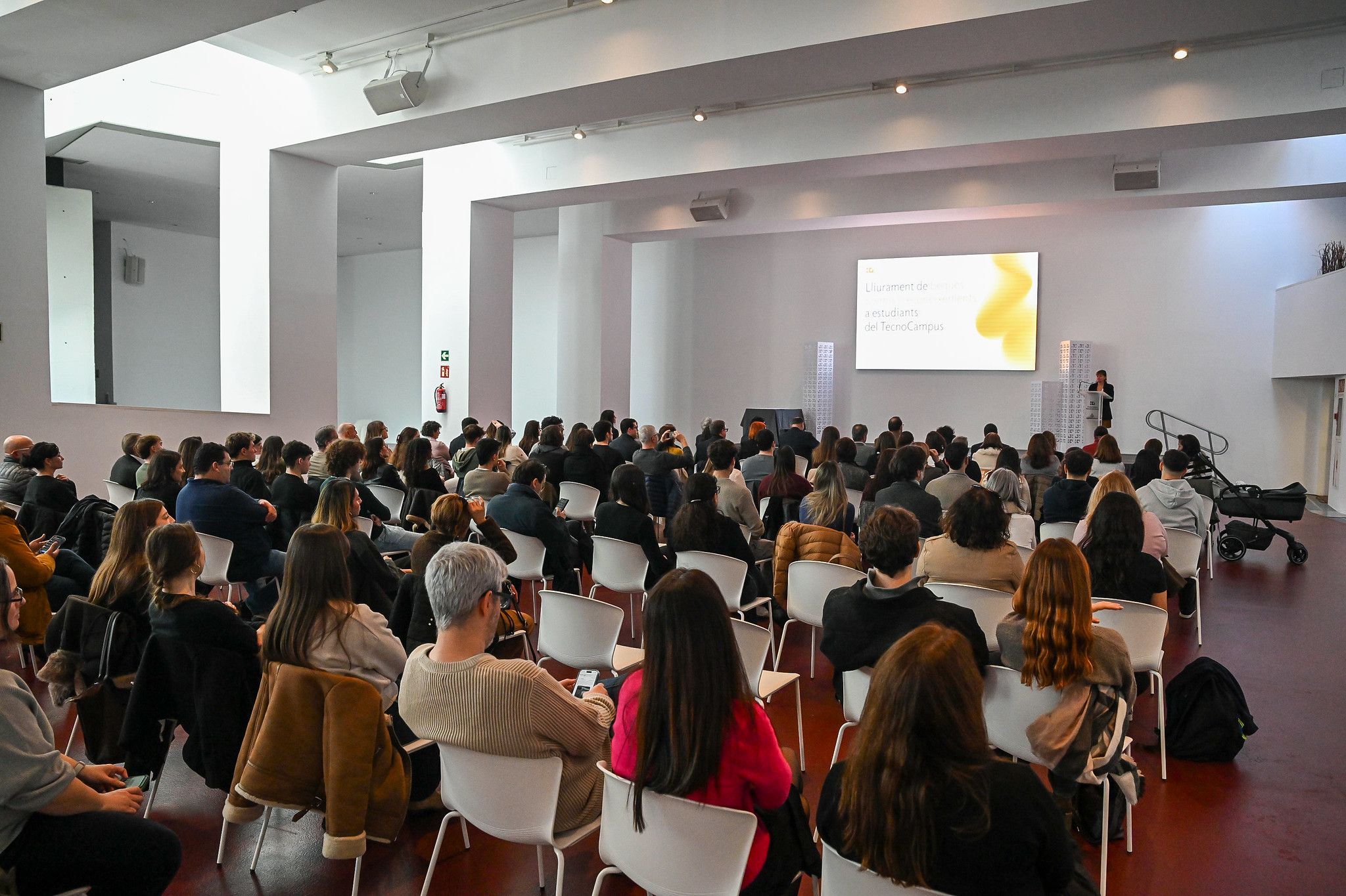 Entrega de las becas en el TecnoCampus