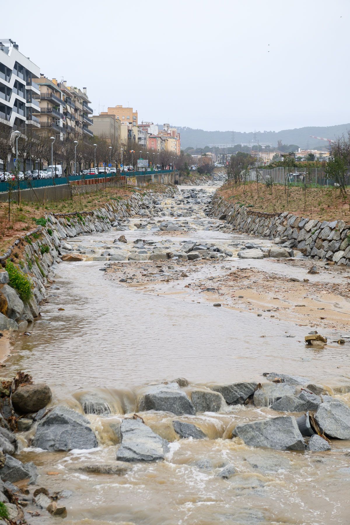 La Riera ha baixat ben plena. Foto: R.Gallofré