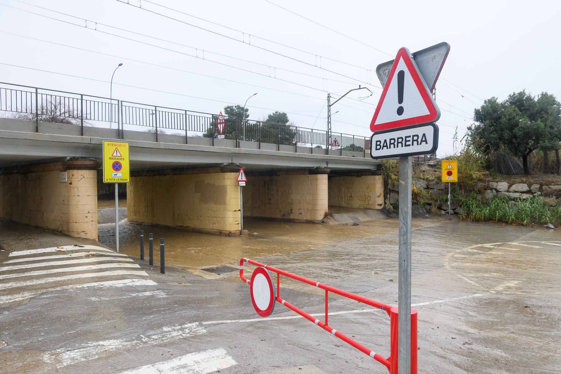 El pas tancat a les rieres. Foto: R.Gallofré