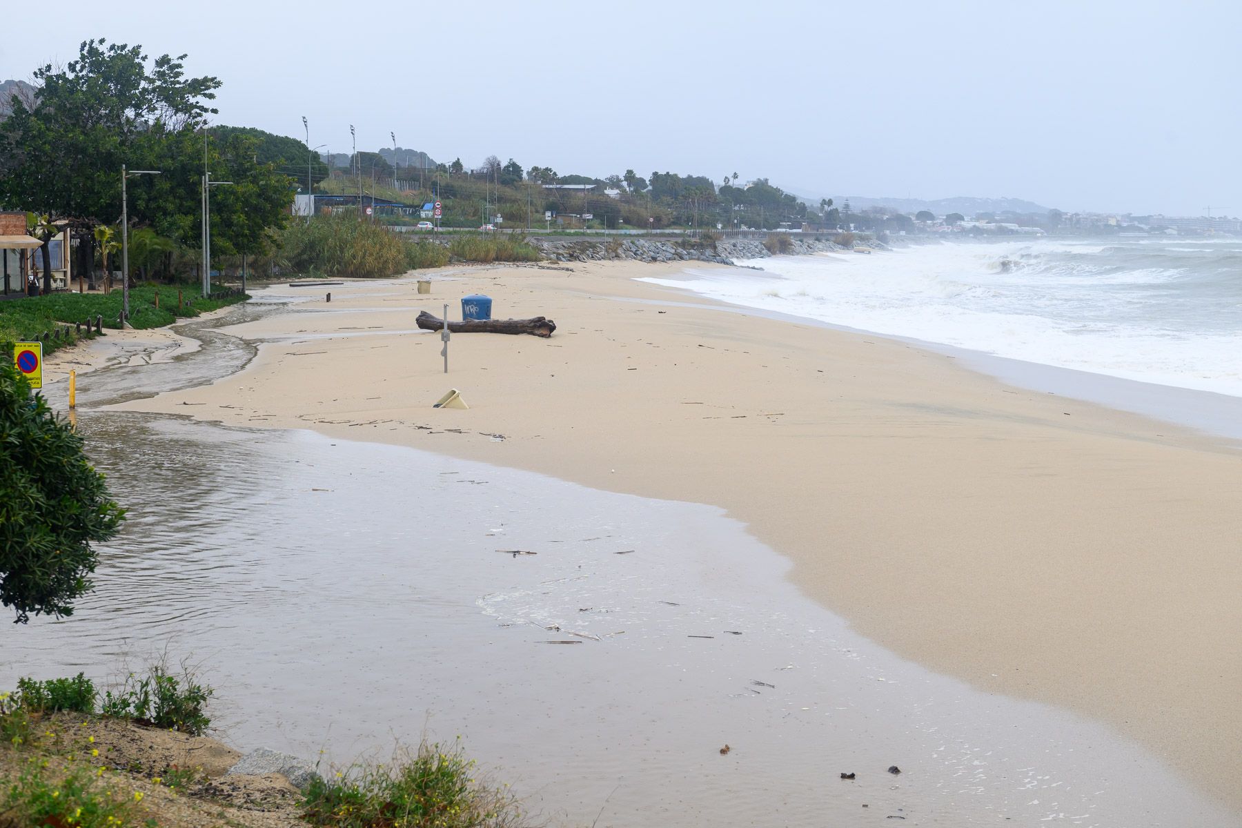 El front marítim es veu afectat. Foto: R.Gallofré