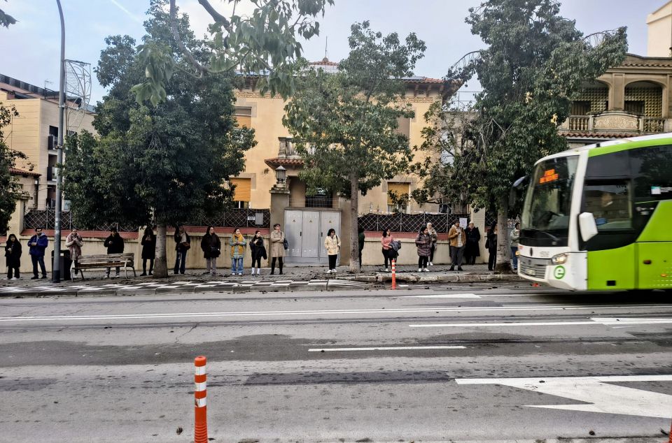 Un autobús ple no recull passatgers a Mataró
